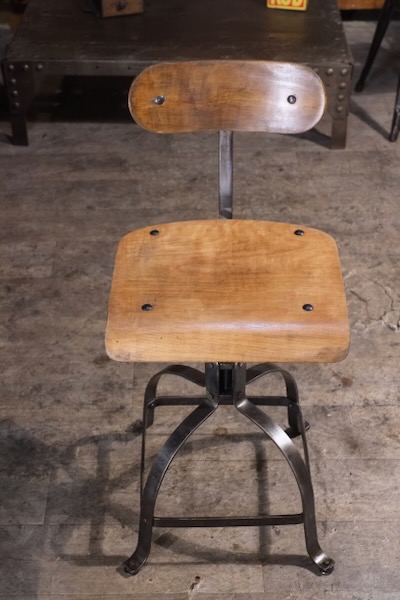 chaise ancienne de travail bienaise fer plat PTT